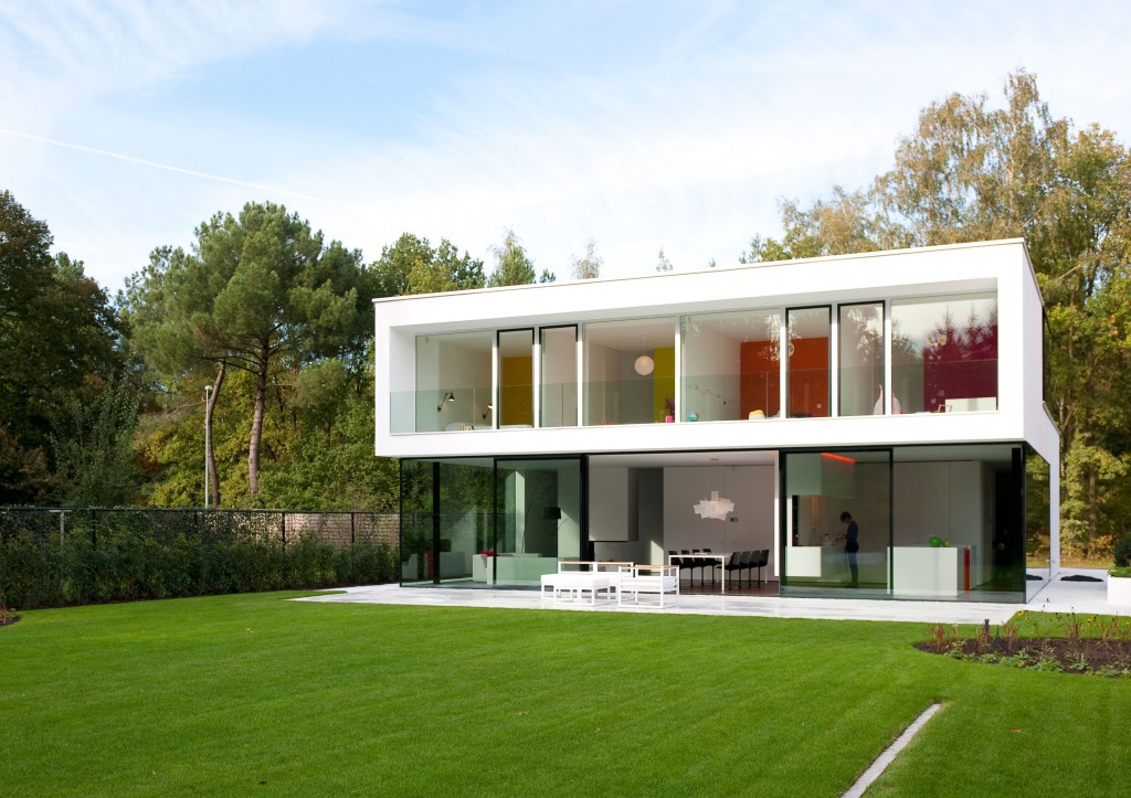 Aluminium doors transforms this Belgian home into heaven