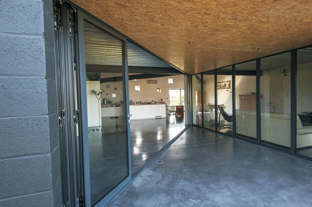 Sliding folding doors to complement an industrial chic look